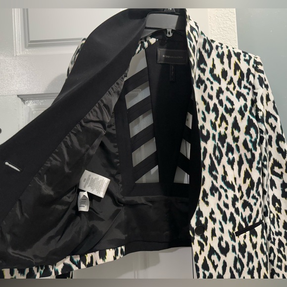 $65 BCBG MAXAZRIA Perfect, Worn once animal print blazer with open back SZ S - Picture 3 of 7